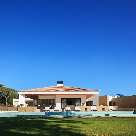 Villa Pinhal Velho With Pool By Homing *
