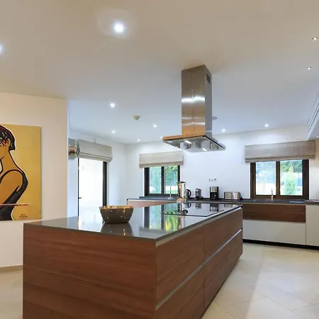 Pinhal Velho With Pool By Homing Vilamoura
